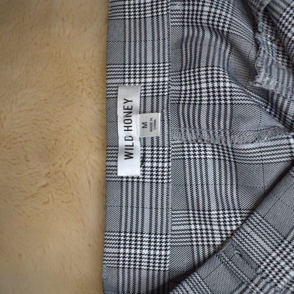 Wild Honey Gray Black Plaid Mini Skirt Size M Pockets Y2K Preppy Grunge - Picture 10 of 10